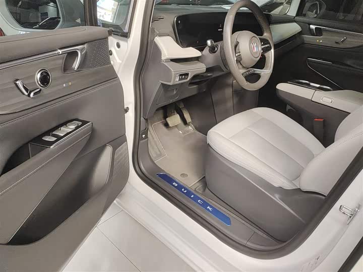 Фото 16 - Buick GL8 ES