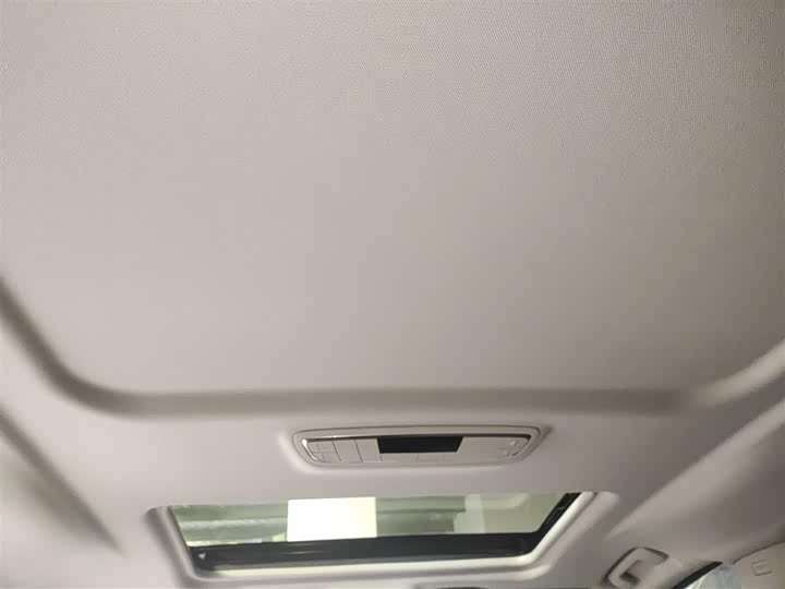 Фото 18 - Buick GL8 ES