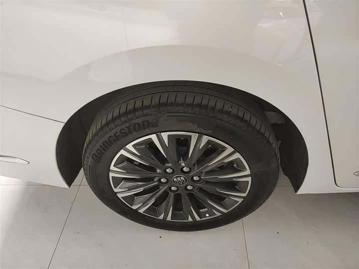 Фото 26 - Buick GL8 ES