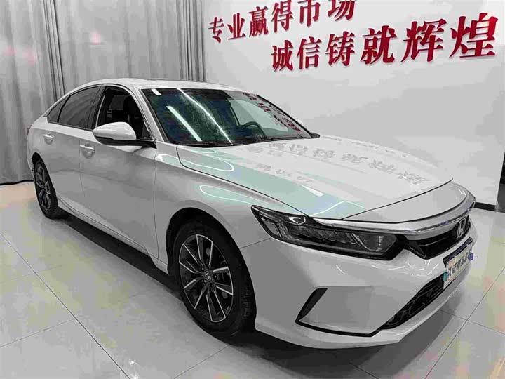 Фото 3 - Honda Inspire