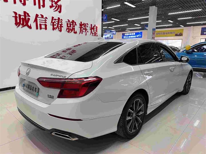 Фото 4 - Honda Inspire