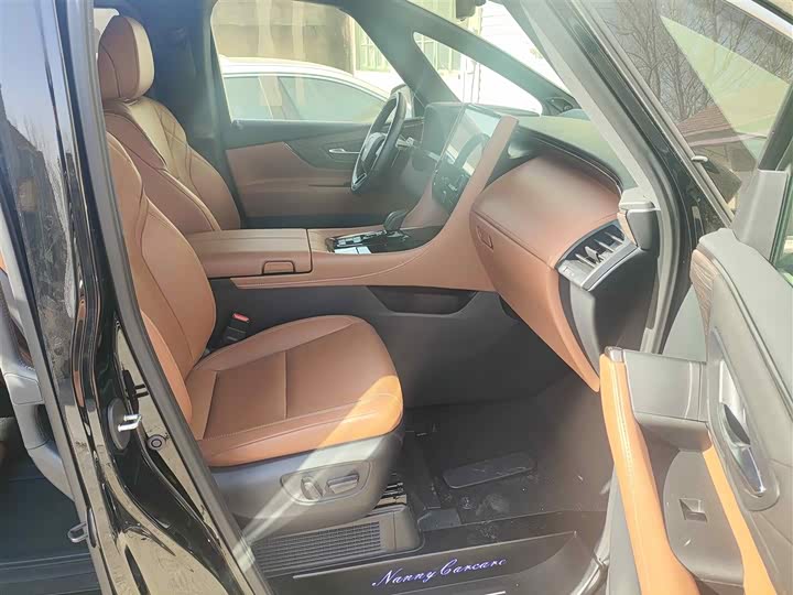 Фото 5 - Toyota Vellfire