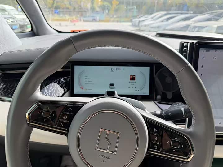 Фото 7 - Zeekr 009