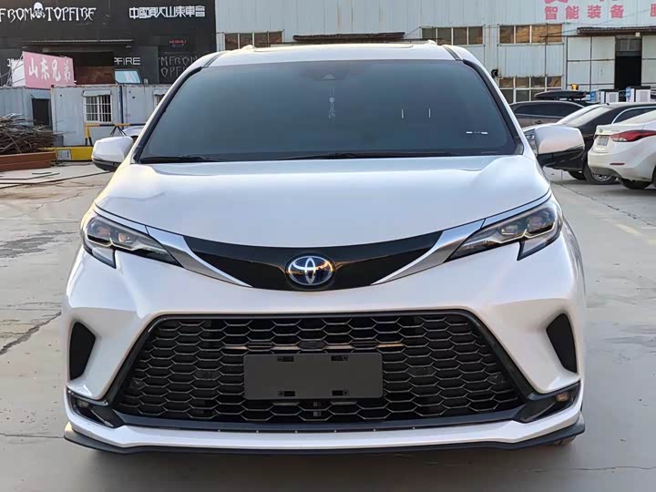 Фото 2 - Toyota Granvia