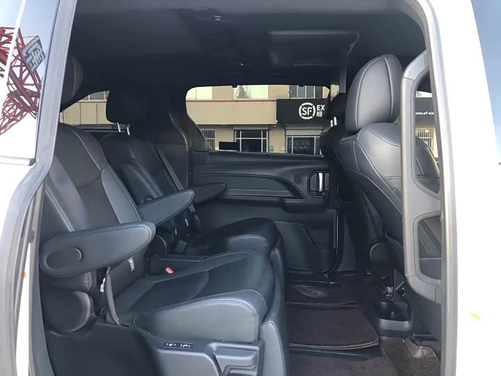 Фото 6 - Toyota Granvia