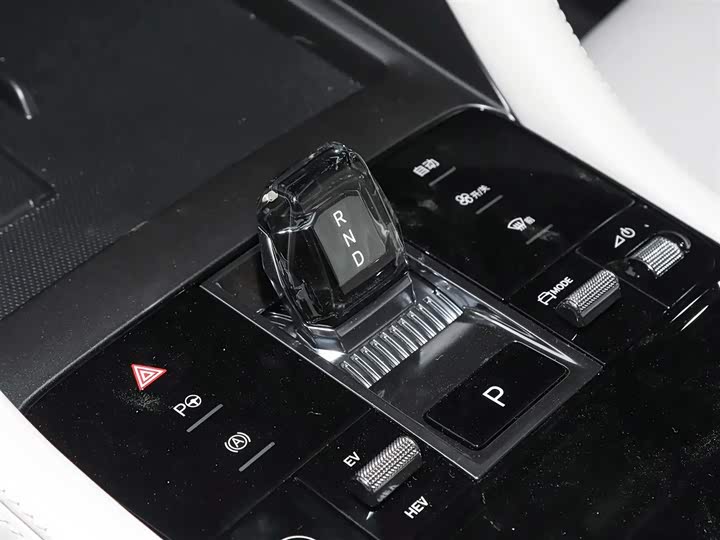 Фото 16 - BYD Song Plus Hybrid/EV