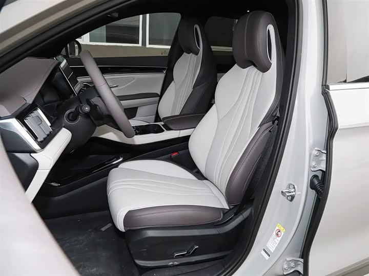 Фото 17 - BYD Song Plus Hybrid/EV