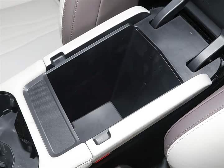 Фото 20 - BYD Song Plus Hybrid/EV