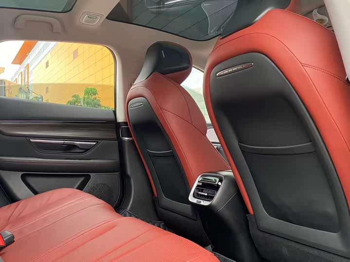 Фото 6 - XPeng P7