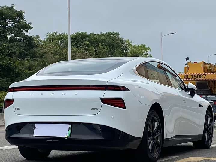 Фото 7 - XPeng P7