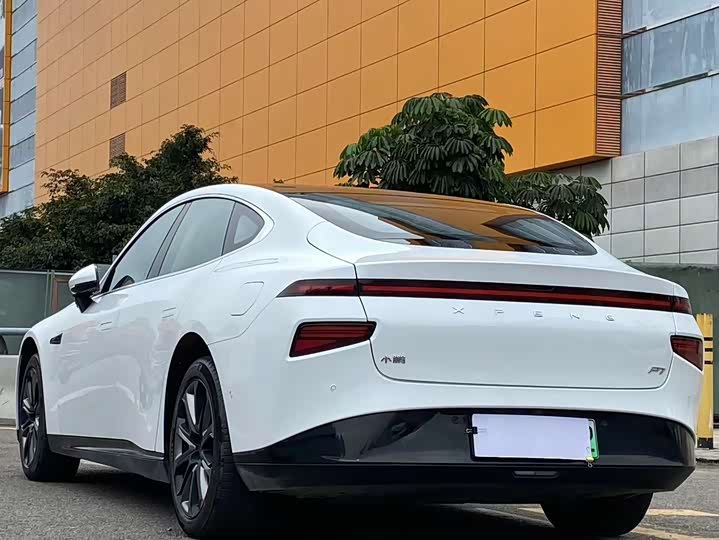 Фото 9 - XPeng P7