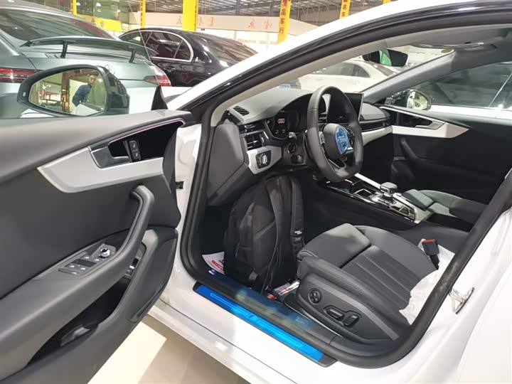 Фото 16 - Audi A5