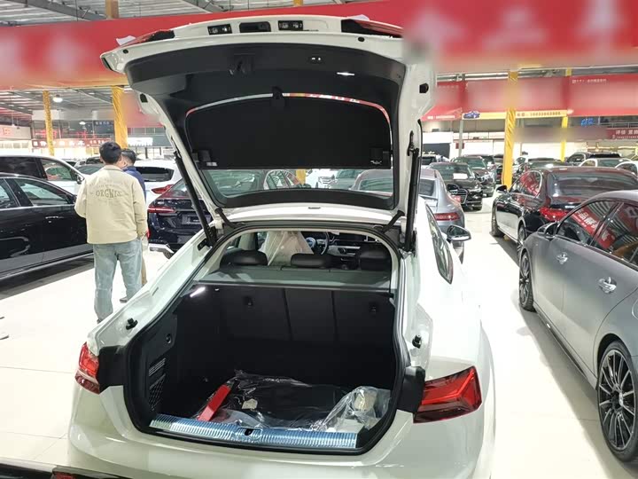 Фото 19 - Audi A5