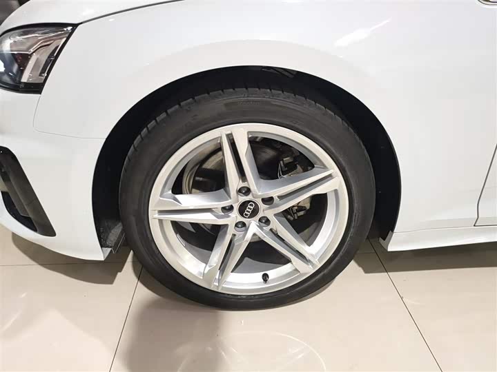 Фото 23 - Audi A5