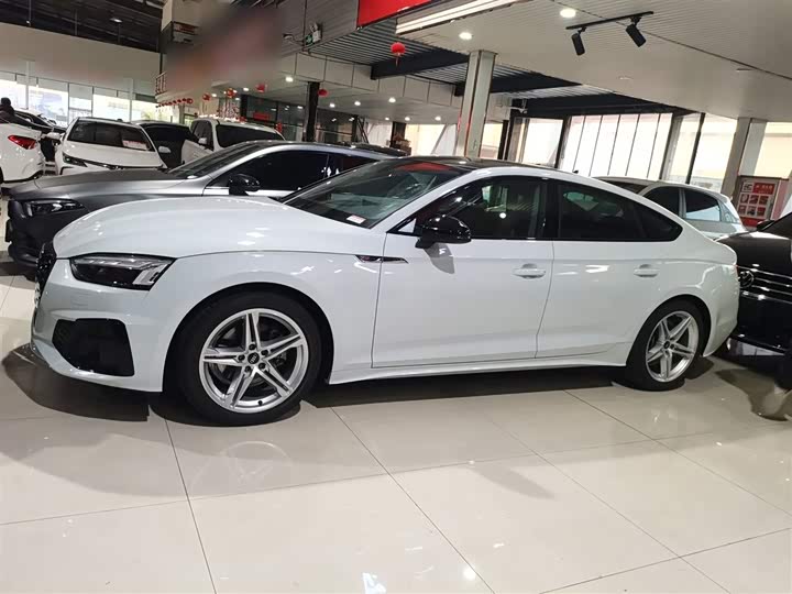 Фото 5 - Audi A5