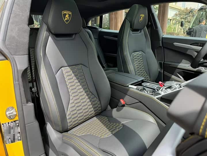 Фото 12 - Lamborghini Urus