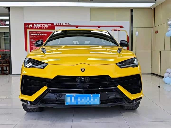 Фото 2 - Lamborghini Urus