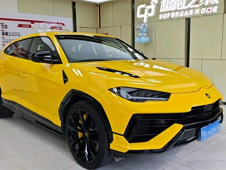 Фото 3 - Lamborghini Urus