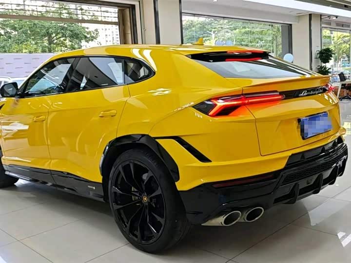 Фото 4 - Lamborghini Urus