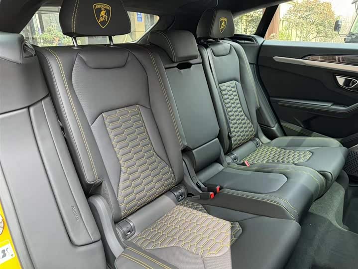 Фото 7 - Lamborghini Urus