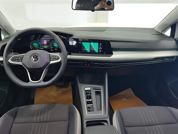 Фото 12 - Volkswagen Golf