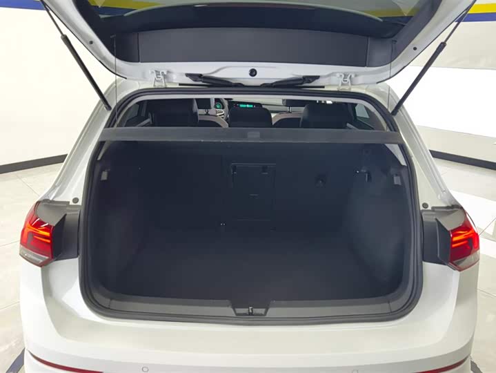 Фото 4 - Volkswagen Golf