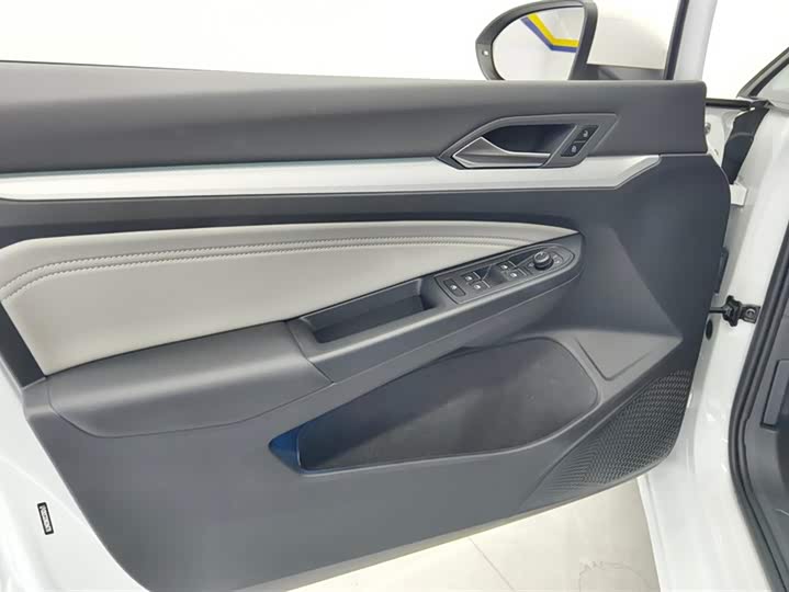 Фото 7 - Volkswagen Golf