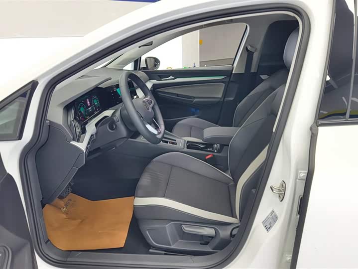 Фото 9 - Volkswagen Golf