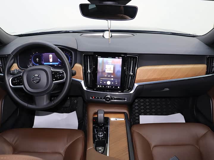 Фото 12 - Volvo S90