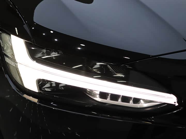 Фото 18 - Volvo S90