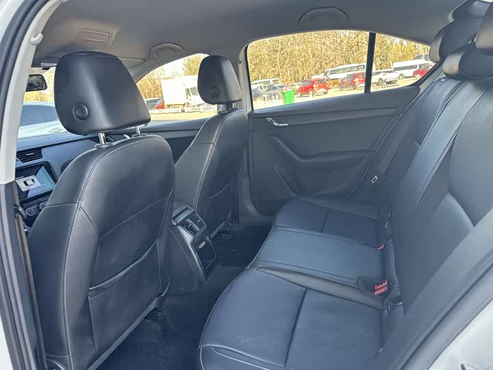 Фото 11 - Skoda Octavia Pro