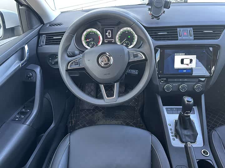 Фото 2 - Skoda Octavia Pro