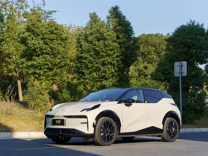 Фото 1 - Zeekr X