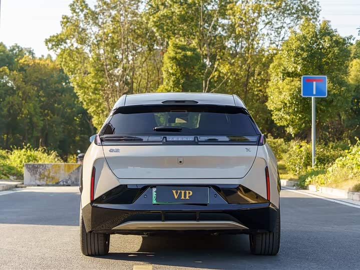Фото 5 - Zeekr X