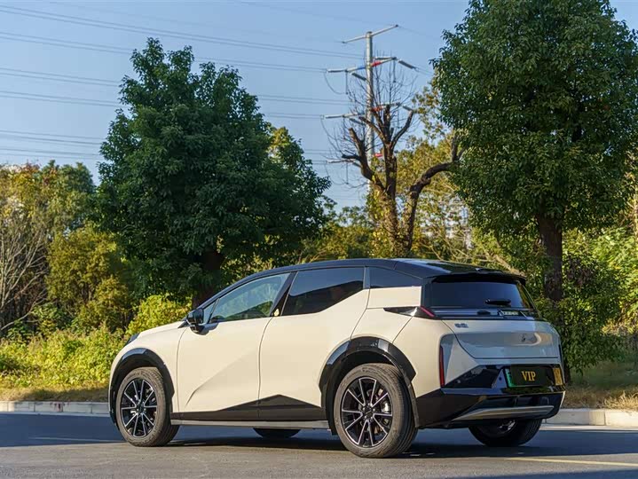 Фото 6 - Zeekr X