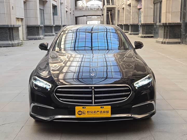 Фото 2 - Mercedes-Benz E-Class