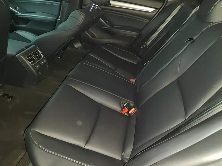 Фото 17 - Honda Accord