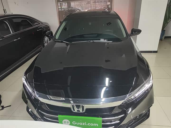 Фото 3 - Honda Accord