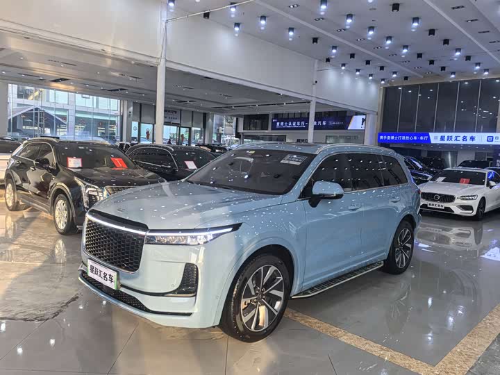 Фото 1 - LiXiang One