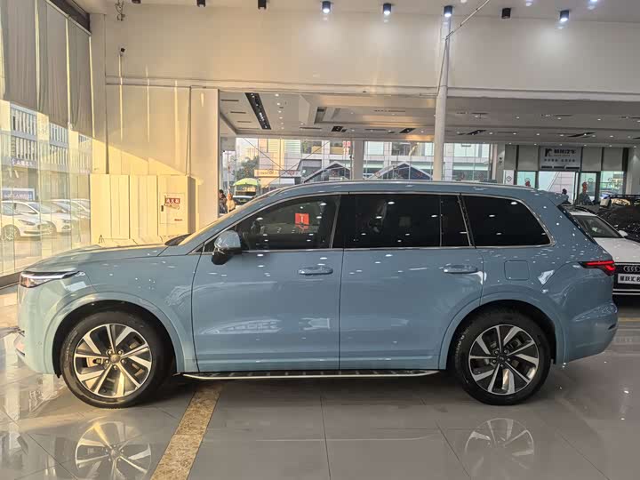 Фото 7 - LiXiang One