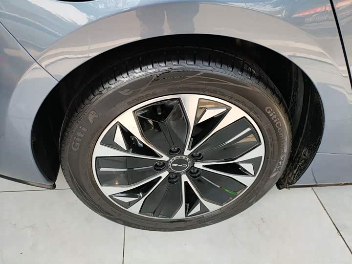 Фото 25 - BYD Seal