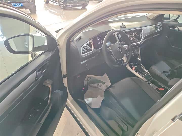 Фото 16 - Volkswagen T-Roc