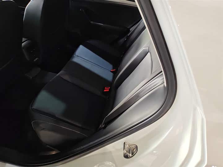 Фото 17 - Volkswagen T-Roc