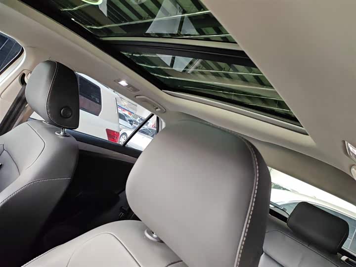 Фото 18 - Volkswagen T-Roc