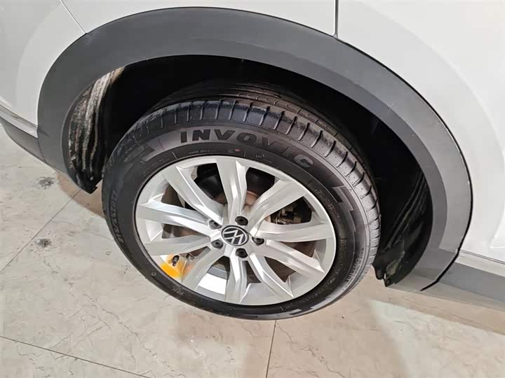 Фото 26 - Volkswagen T-Roc