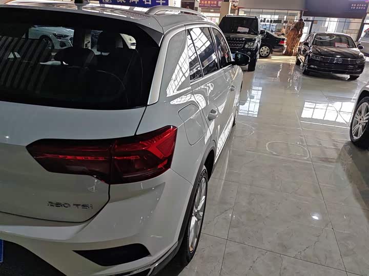 Фото 8 - Volkswagen T-Roc