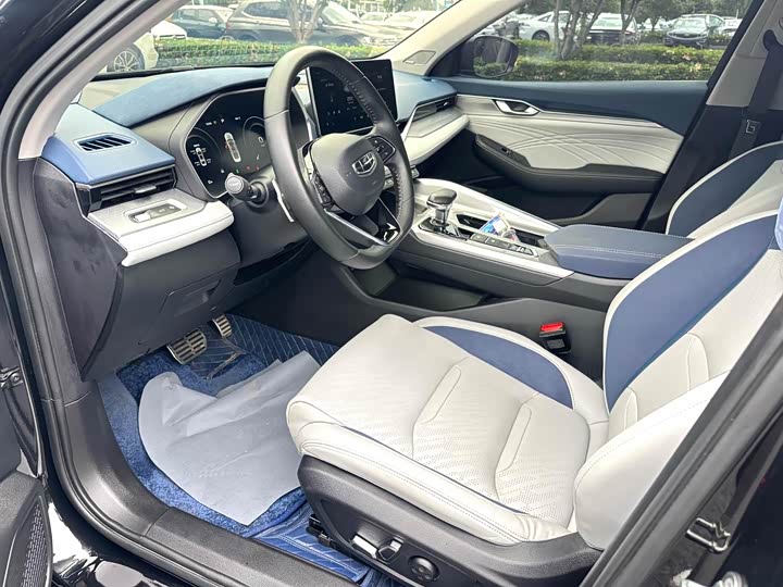 Фото 3 - Geely Preface