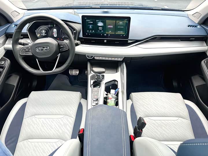 Фото 4 - Geely Preface