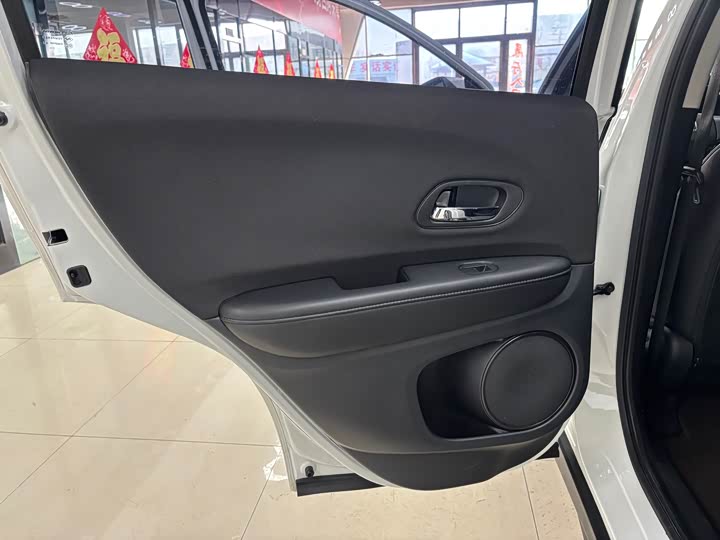 Фото 12 - Honda Vezel