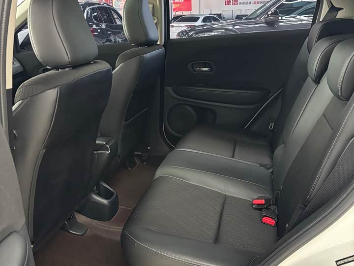 Фото 15 - Honda Vezel